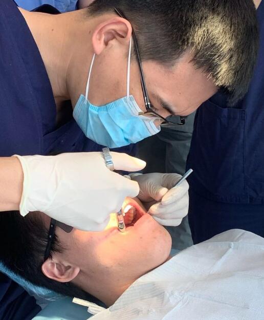 厦门第一医院做种植牙手术案例